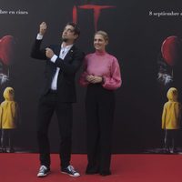 Barbara Muschietti y Andy Muschietti vestidos de gala en la presentación de 'It' en Madrid