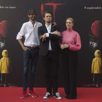 Andy Muschietti, Barbara Muschietti y Javier Botet, muy elegantes en la presentación de 'It' en Madrid