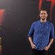 Andy Muschietti posa solo en la presentación de 'It' en Madrid