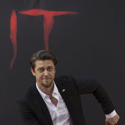 Andy Muschietti tiene tiempo de divertirse durante la presentación de su película 'It' en Madrid
