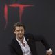 Andy Muschietti tiene tiempo de divertirse durante la presentación de su película 'It' en Madrid