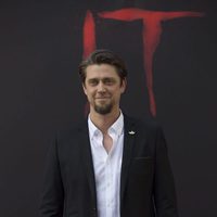 Andy Muschietti guarda la compostura durante la presentación de 'It' en Madrid