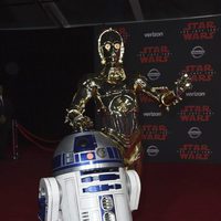 R2-D2 y C-3PO en la premiere de 'Star Wars: Los últimos Jedi'