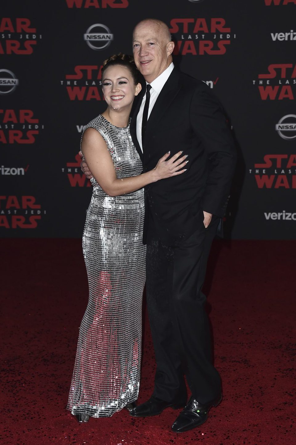 Billie Lourd y su padre Bryan Lourd en la premiere de 'Star Wars: Los últimos Jedi'