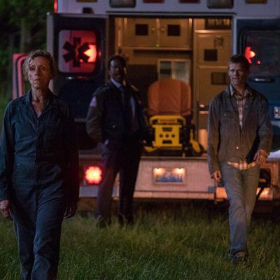 Tres anuncios en las afueras