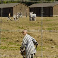 El niño con el pijama de rayas