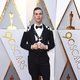 Adam Rippon en la alfombra roja de los Oscar 2018