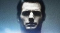 Henry Cavill es esposado en el nuevo póster de 'El Hombre de Acero'