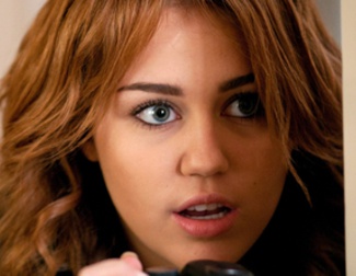 Miley Cyrus protagoniza 'Peligrosamente infiltrada' y presenta tráiler en español