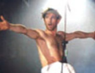 8 fotocromos de \'La leyenda del DJ Frankie Wilde\'