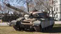 Una mañana entre tanques con 'Corazones de acero'
