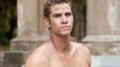 Liam Hemsworth sufre un descuido durante su descanso del rodaje de 'Independence Day: Resurgence'