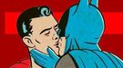 Batman y Superman son amantes en la mayor escultura homoerótica de West Hollywood