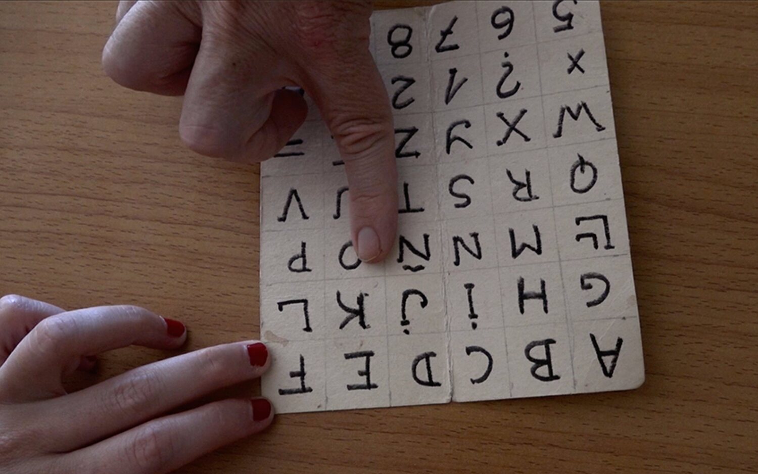 'Las letras de Jordi': Montaje aprisionador