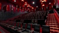 Universal y los cines AMC llegan a un acuerdo histórico y son criticados por la competencia y los analistas