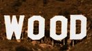Unos activistas cambian el cartel de Hollywood por "HollyBoob" para concienciar sobre el cáncer de mama