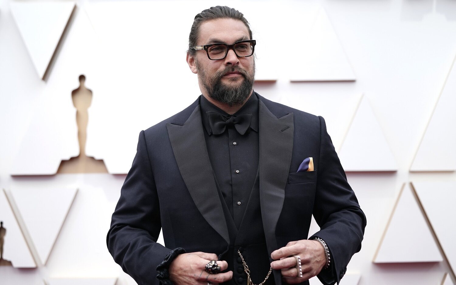 Jason Momoa sufre un accidente de coche al chocar con una moto