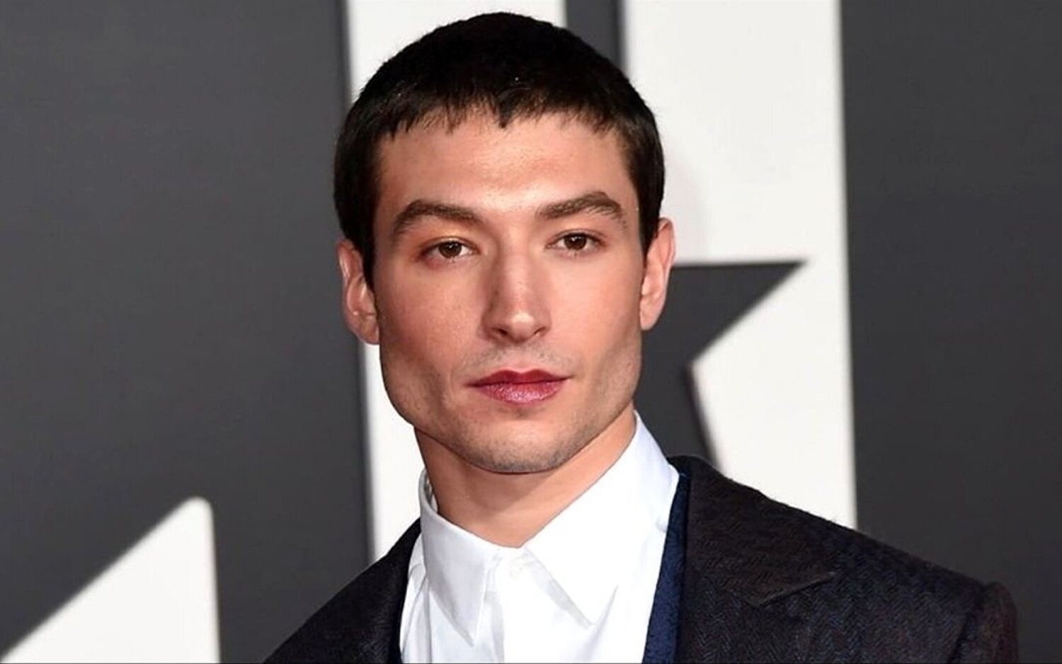 'The Flash': Warner Bros. se replantea el estreno de la película a medida que crecen los problemas de Ezra Miller