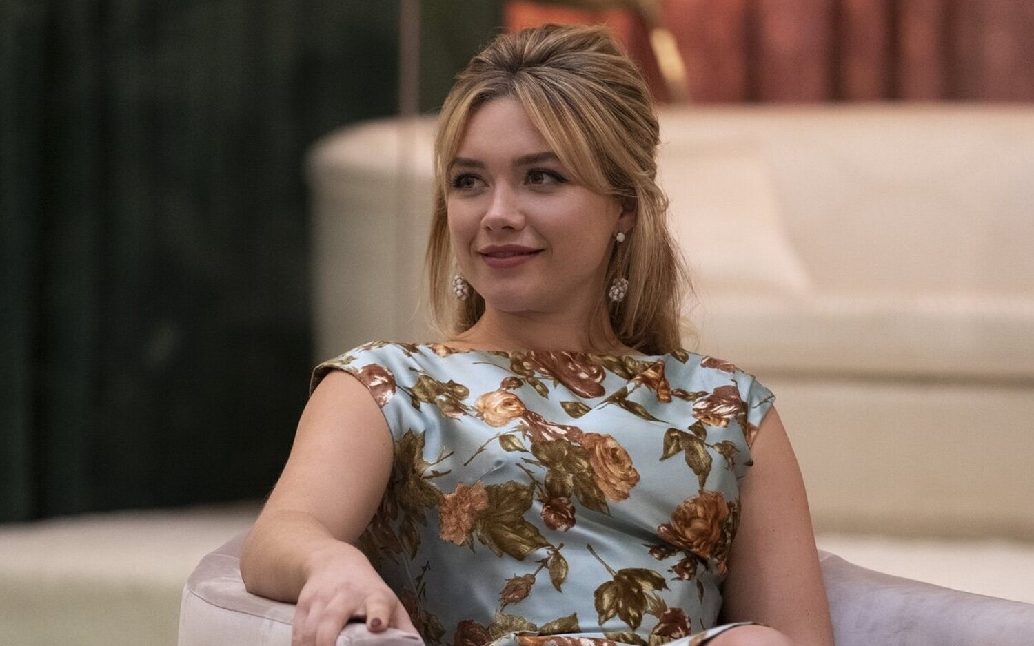 'No te preocupes, querida': Florence Pugh elogia al equipo de la película tras la última polémica
