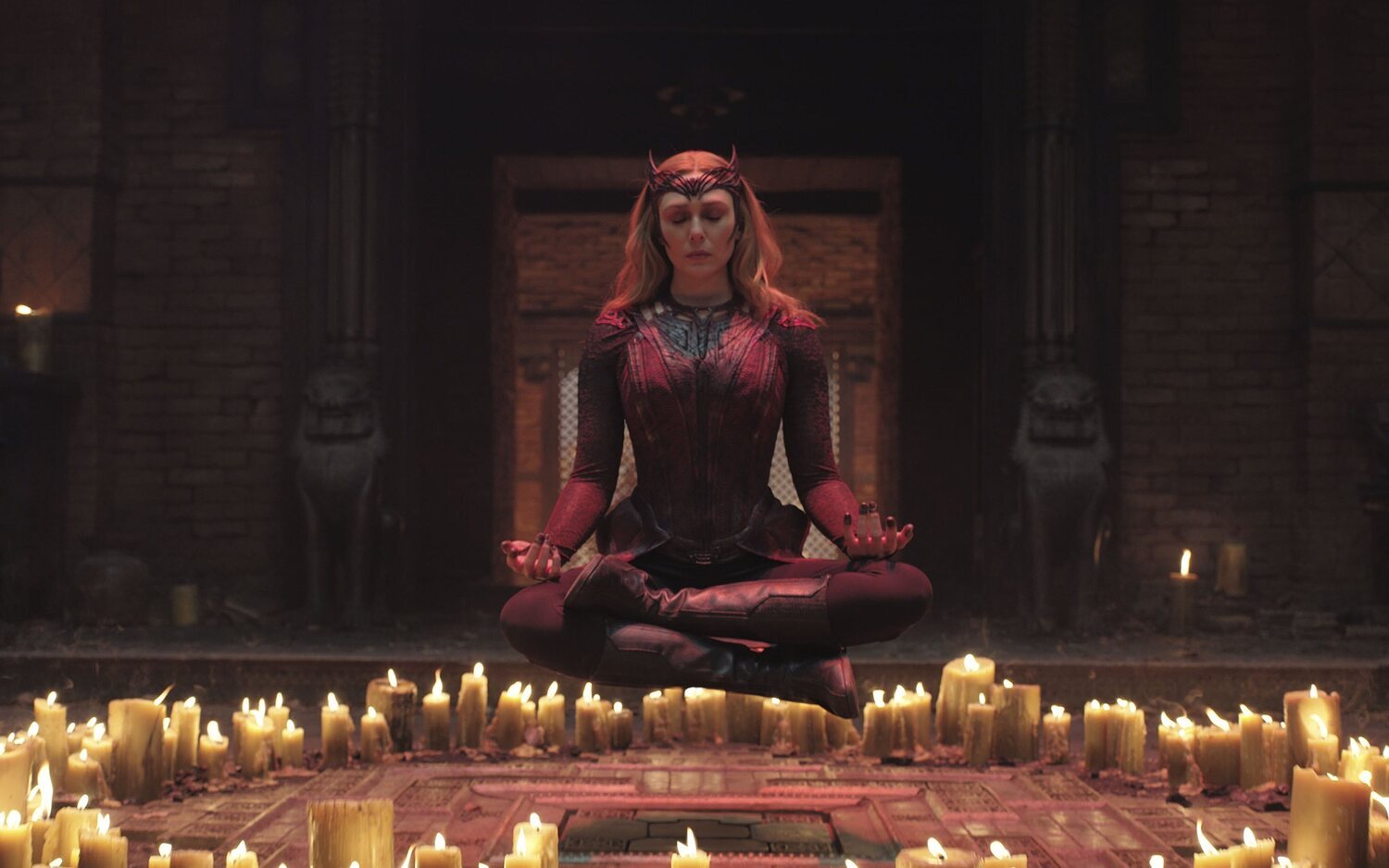 Elizabeth Olsen y Kevin Feige insinúan el regreso de Bruja Escarlata al UCM