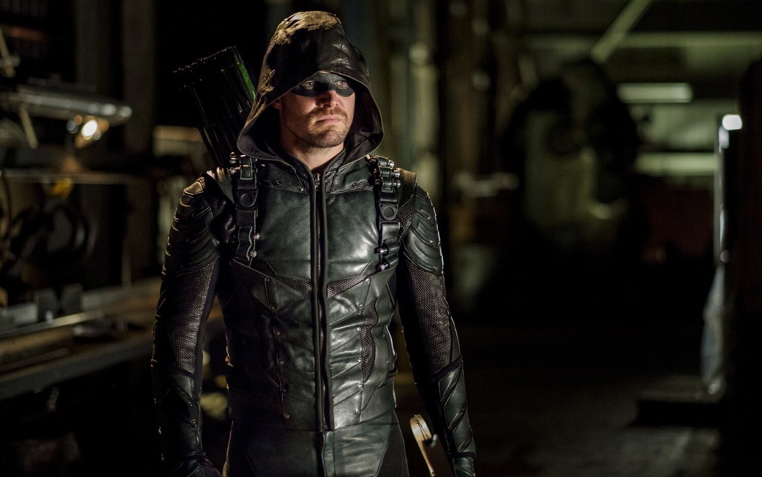 'The Flash': Stephen Amell publica un vídeo reaccionando a su regreso como Green Arrow y una foto desde el set