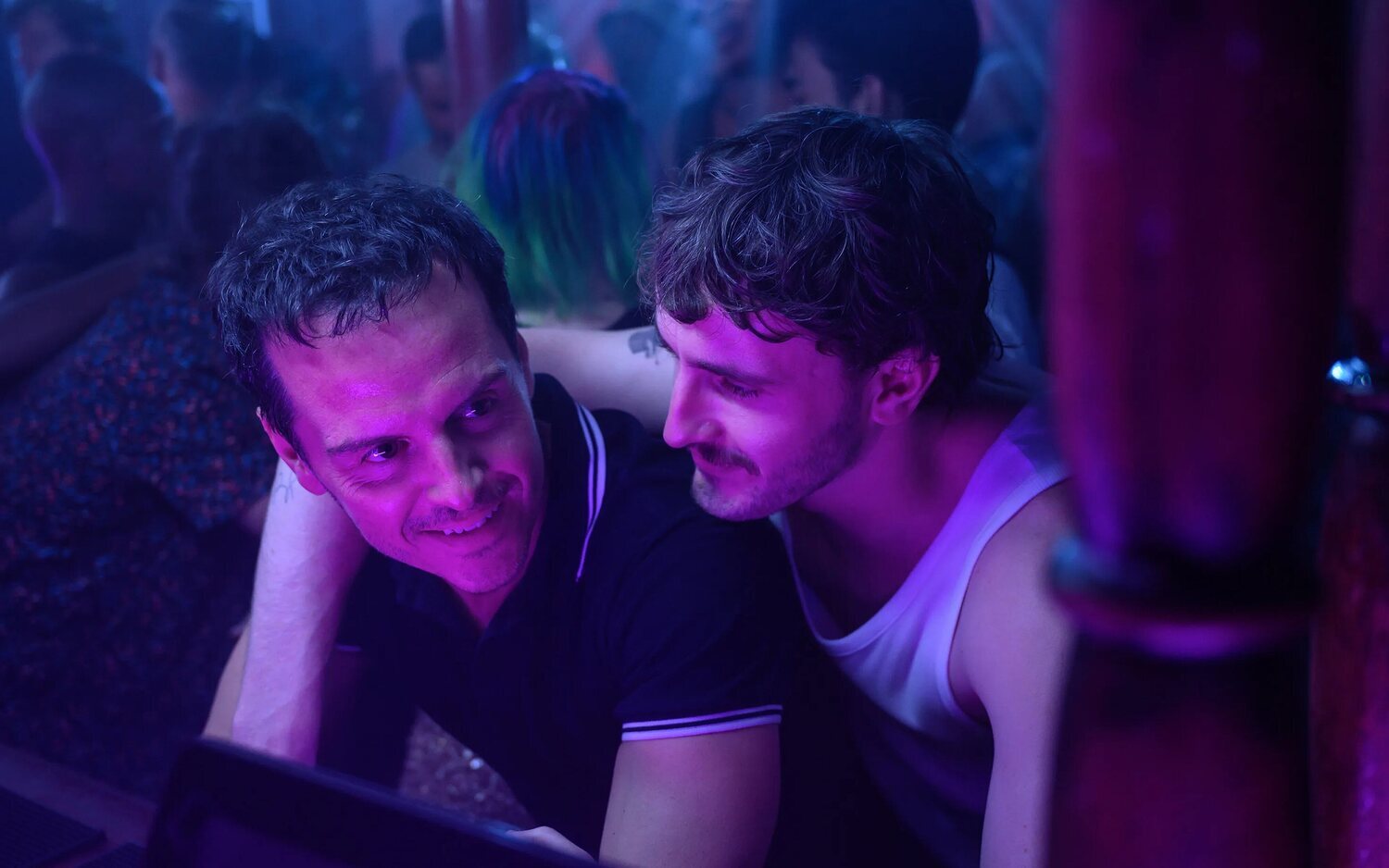 Andrew Scott y Paul Mescal como Adam y Harry en 'All of Us Strangers'