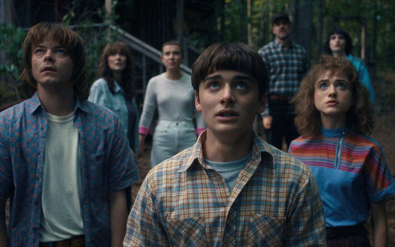 El elenco de 'Stranger Things' en el final de la temporada 4