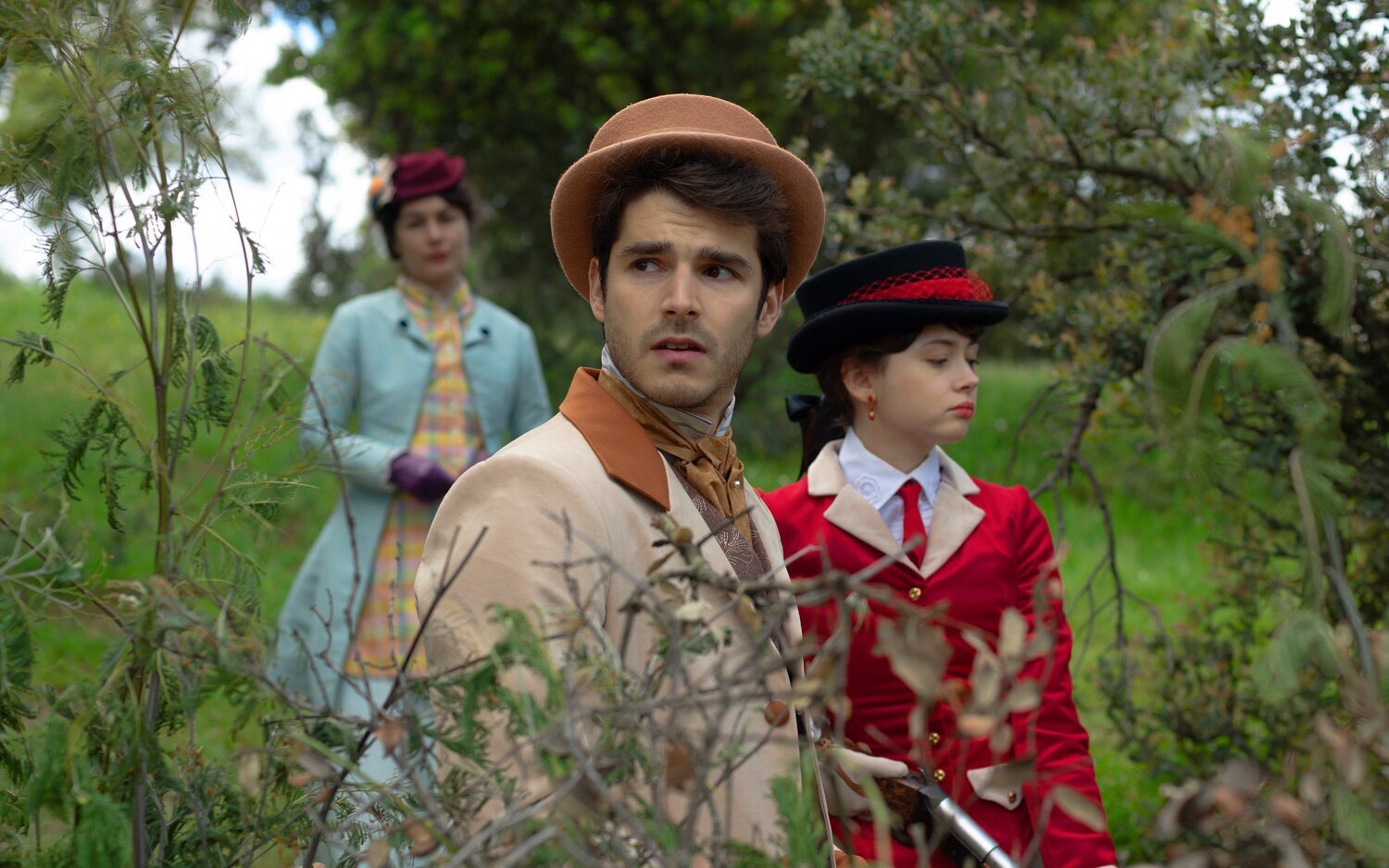 Álvaro Mel, Isa Montalbán y Nadia de Santiago en 'Manual para señoritas'