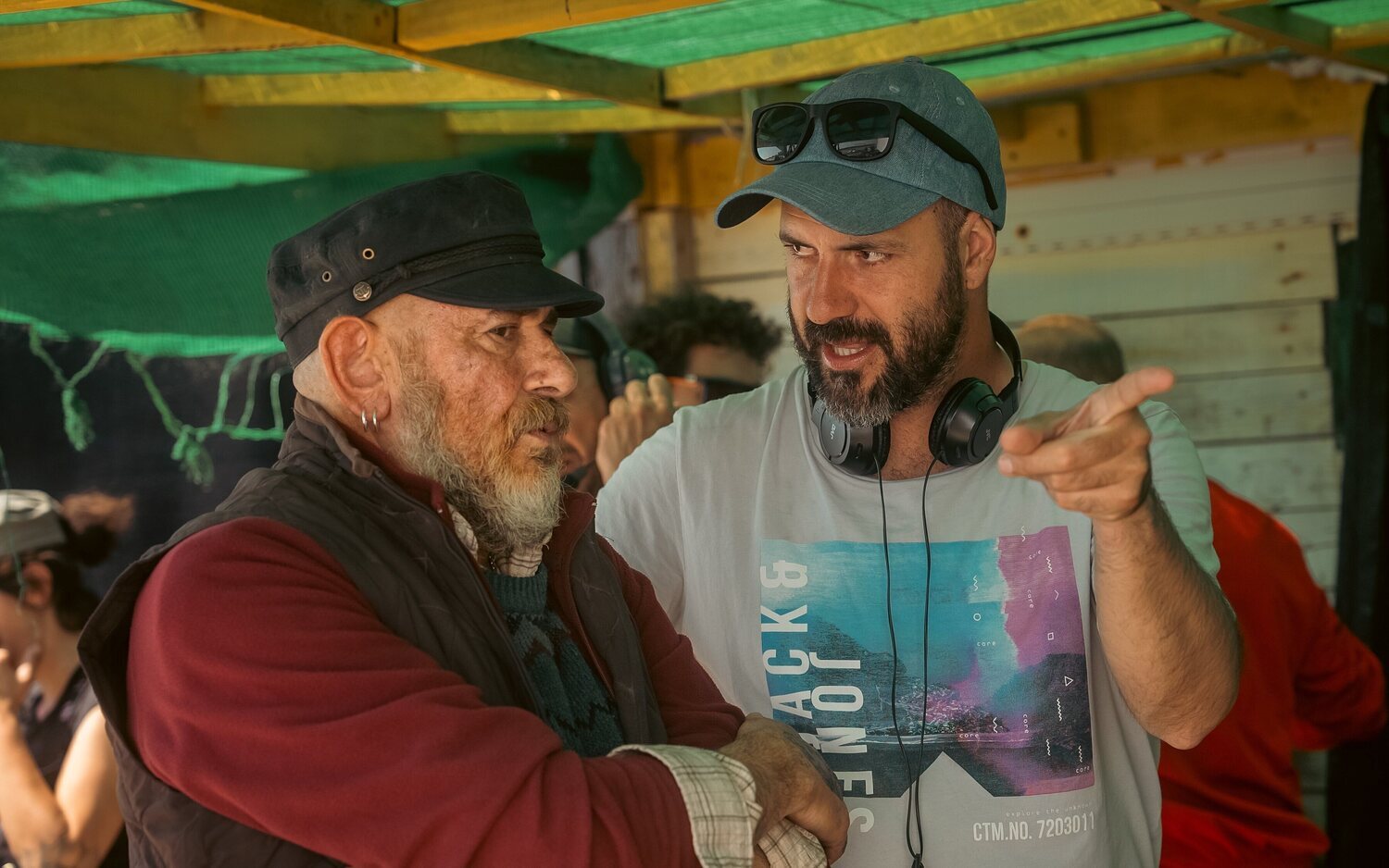 Karra Elejalde y Albert Pintó en el rodaje de 'Tierra de nadie'