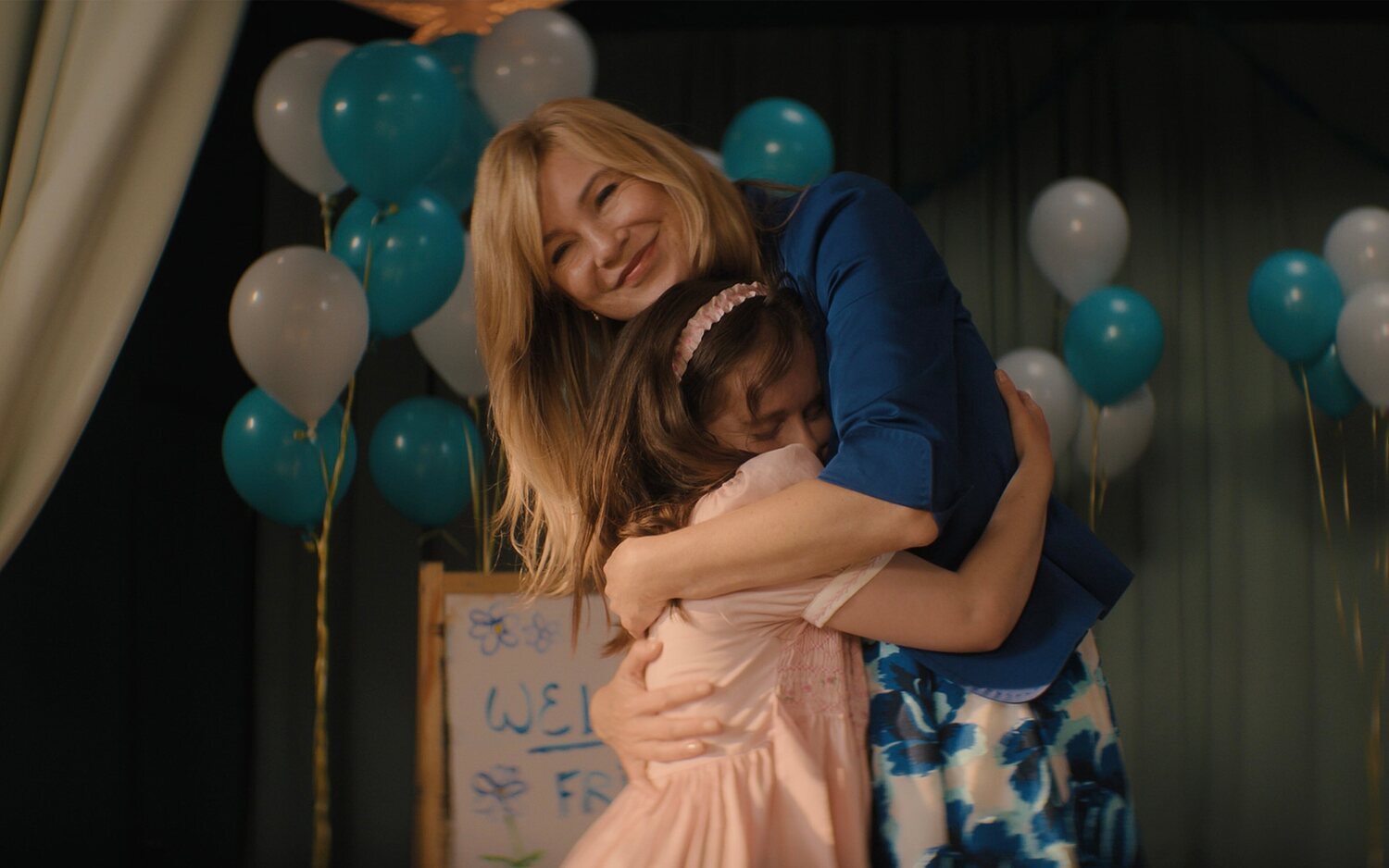 Imogen Faith Reid y Ellen Pompeo en 'Una buena familia americana'