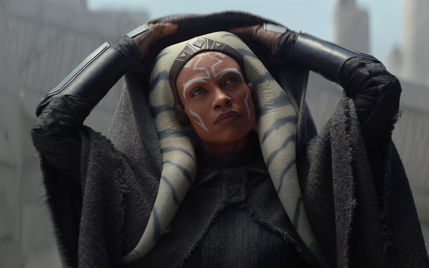 Rosario Dawson como Ahsoka Tano en 'Ahsoka'