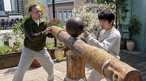 "Será como una película antigua de Jackie Chan": El director de 'Karate Kid: Legends' eleva el hype de la película