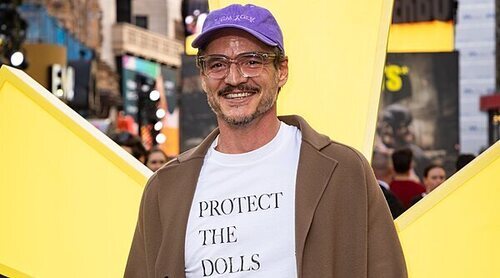 Origen y significado de la camiseta de Pedro Pascal: "Protect the dolls"