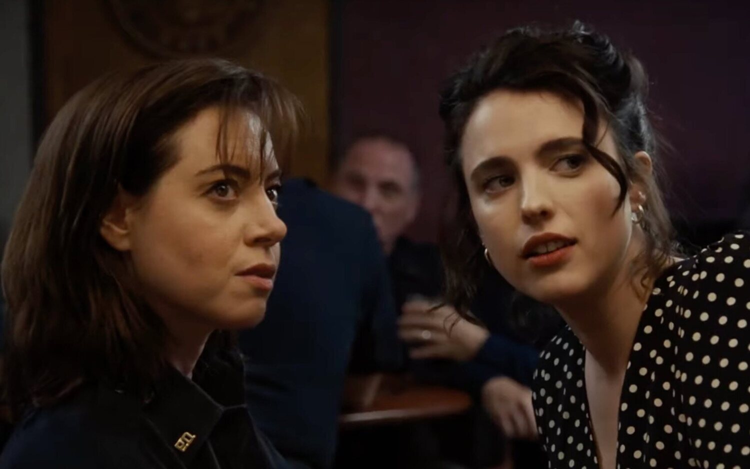 Margaret Qualley y Aubrey Plaza protagonizan 'Honey Don't!'