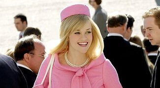 'Una rubia muy legal': Primera imagen de 'Elle', la serie precuela con Lexi Minetree en el papel de Reese Witherspoon