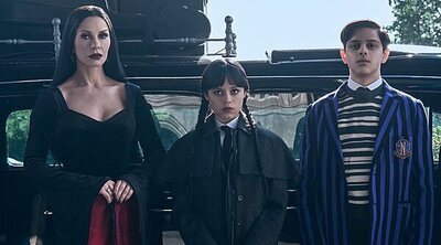 'Miércoles': La familia Addams extendida posa en el nuevo vistazo a la temporada 2