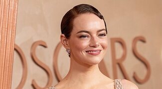 Emma Stone y Pedro Pascal se topan con un invitado sorpresa en la premier de 'Eddington' en Cannes
