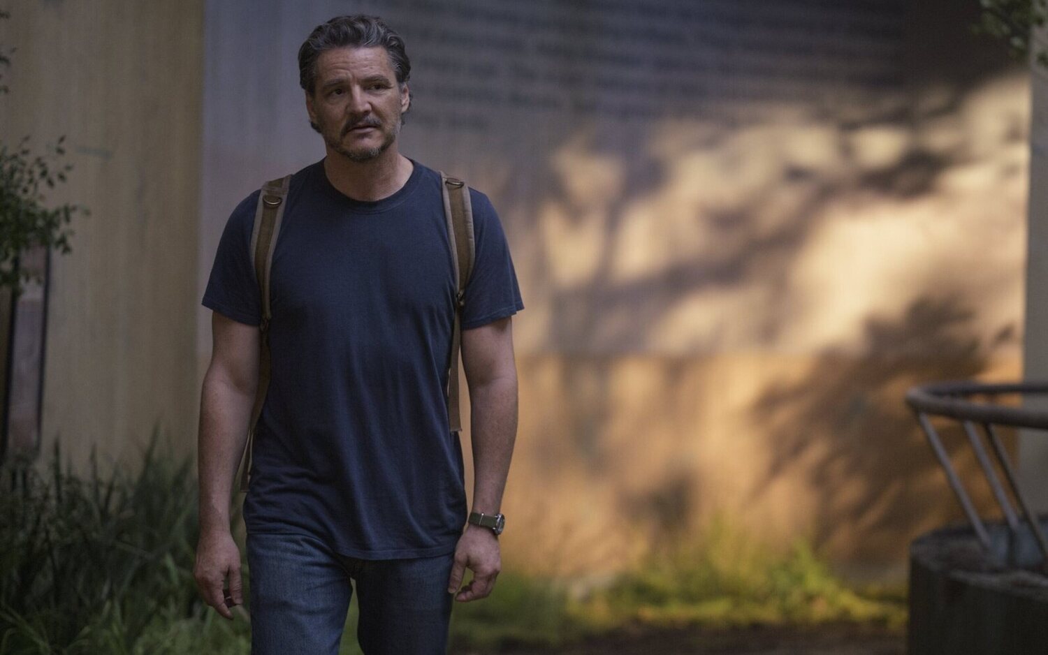 Pedro Pascal es Joel en 'The Last of Us'