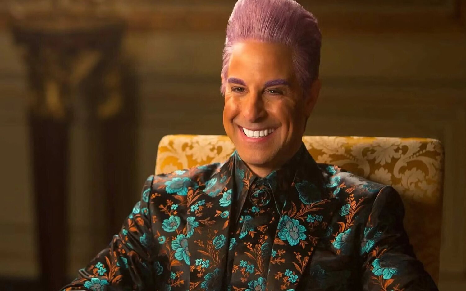 Caesar Flickerman interpretado por Stanley Tucci en 'Los Juegos del Hambre'
