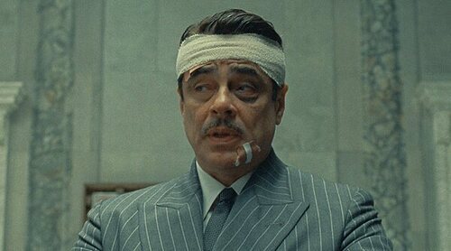 'La trama fenicia': Benicio del Toro se encuentra con un enemigo en el ascensor en este clip exclusivo