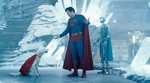 David Corenswet es más Superman (y Clark Kent) que nunca en las nuevas imágenes de la película de DC