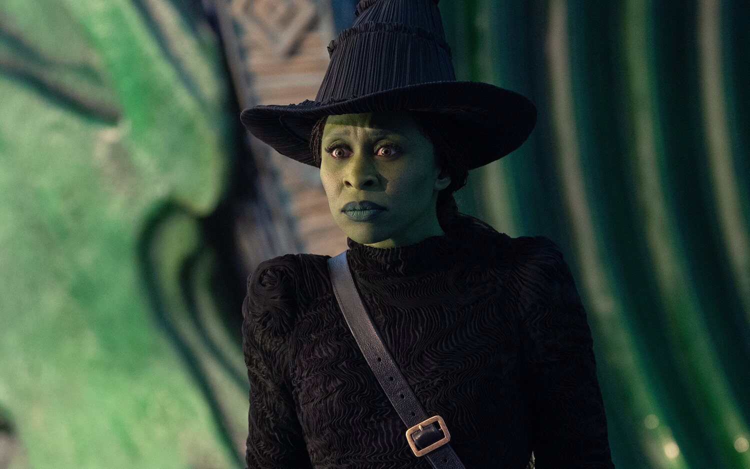 Las nuevas imágenes de 'Wicked: For Good' y su director nos confirman la oscuridad latente de la historia