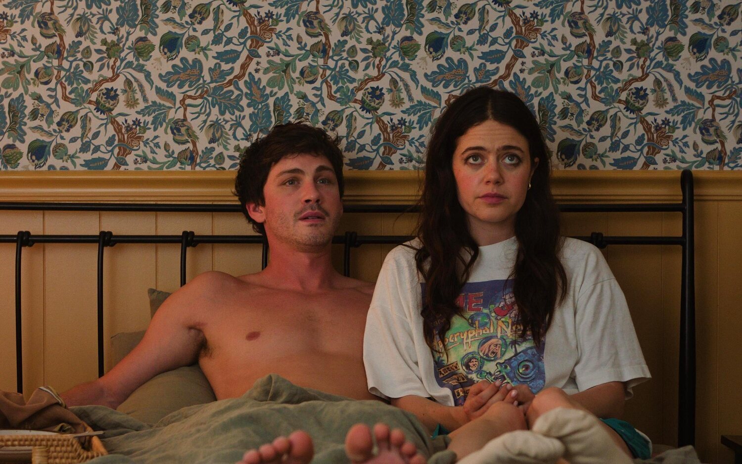 Logan Lerman y Molly Gordon en 'Oh, Hi!'