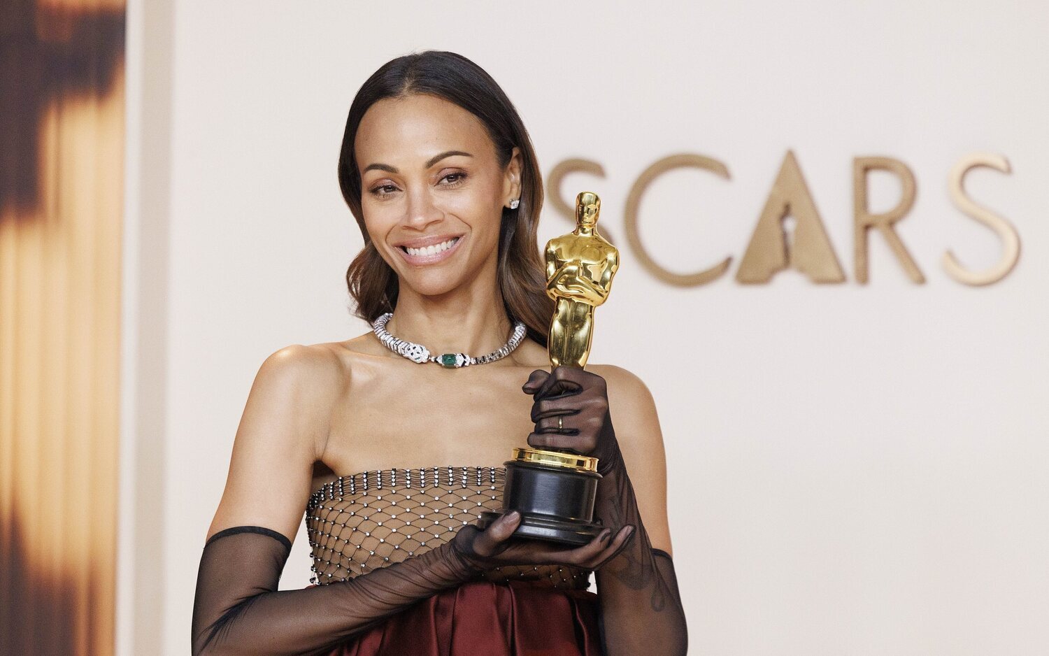 Zoe Saldaña gana el Oscar a Mejor actriz de reparto