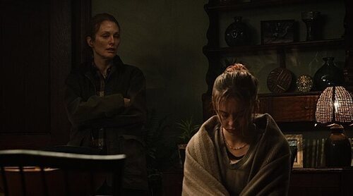 Julianne Moore espera volver a trabajar con Sydney Sweeney tras 'Echo Valley': "Pero por dios, que sea en una comedia"