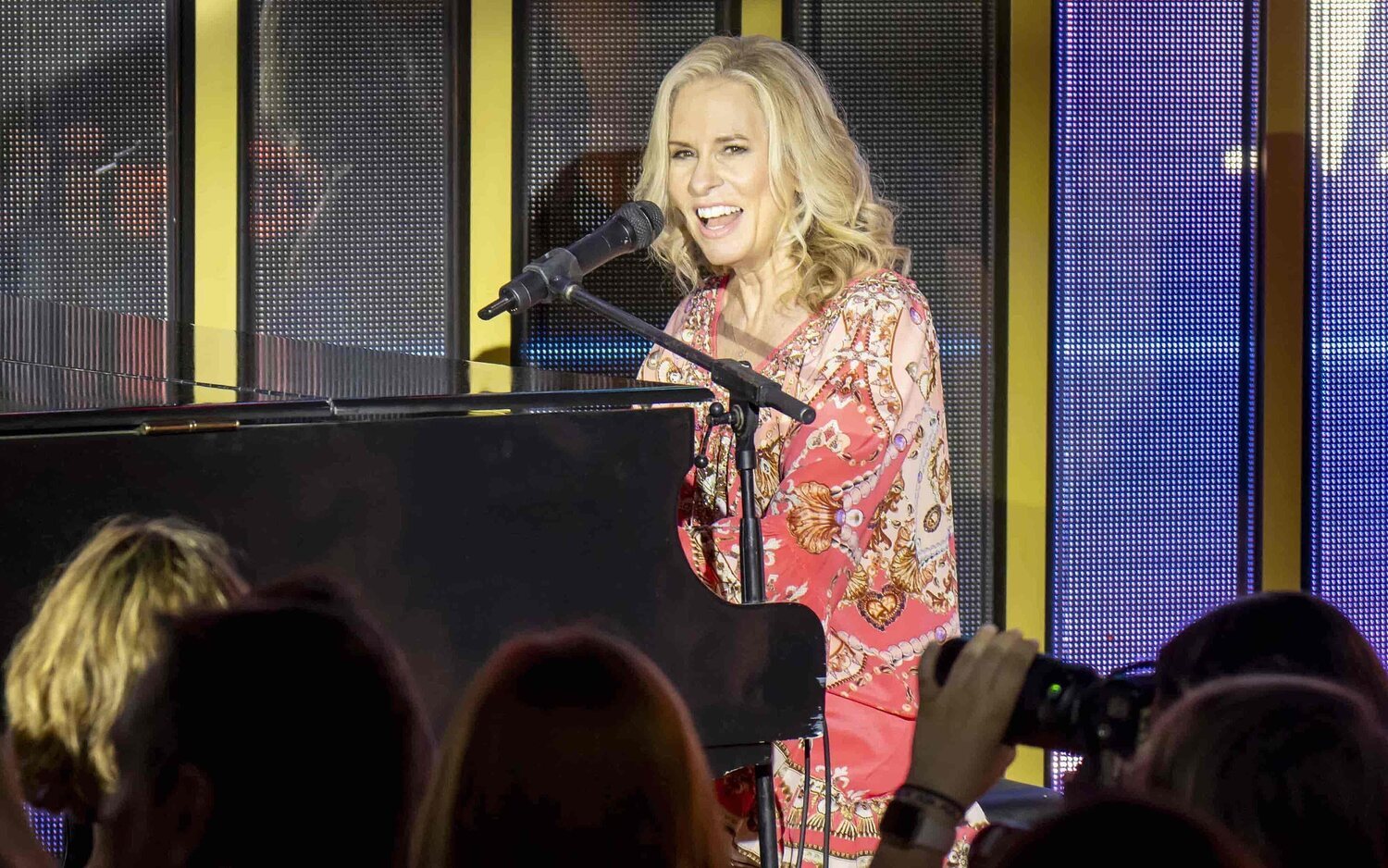 Vonda Shepard en la presentación de VinTV en Madrid