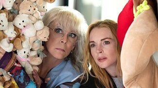 Jamie Lee Curtis acusa a la cirugía estética de provocar un "genocidio" en los rostros de las actrices