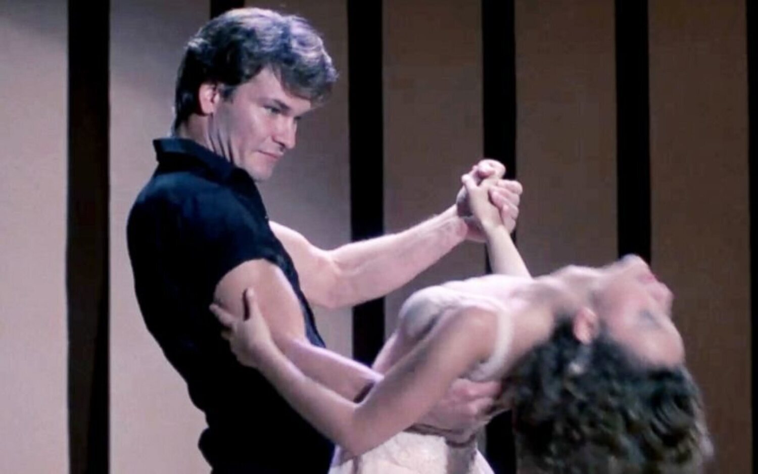 La escena de 'Dirty Dancing' que puso a prueba la paciencia de Patrick Swayze y pasó a la historia del cine