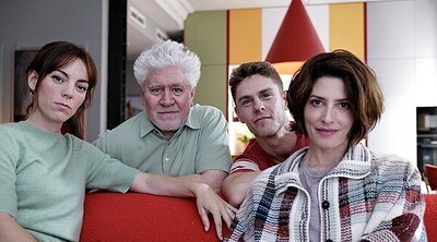 El emocionante fin de rodaje de 'Amarga Navidad', la nueva película de Pedro Almodóvar