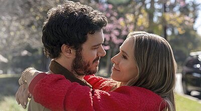 Primeras imágenes de 'Nadie quiere esto', con Adam Brody y Kristen Bell más enamorados que nunca